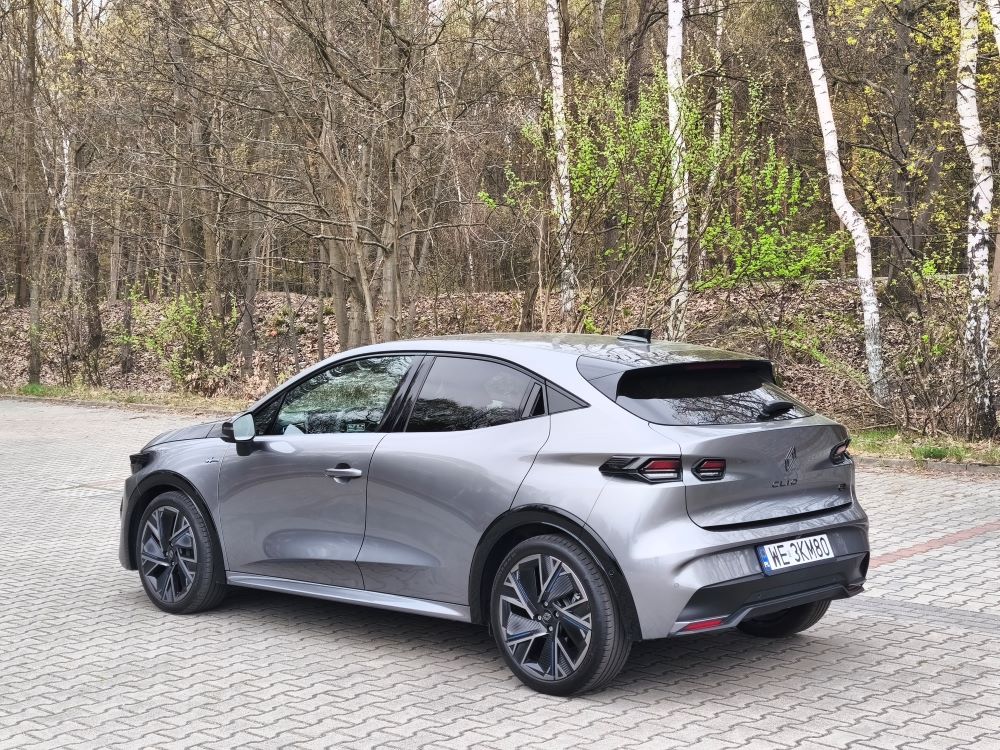 Renault Clio 1.8 E-Tech. Tradycja zobowiązuje