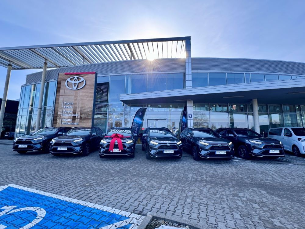 Hybrydy plug-in Toyoty we flocie Linetel Media